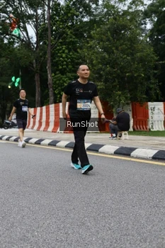 Runner Photo 4300098