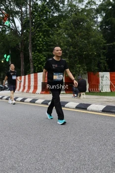 Runner Photo 4300099