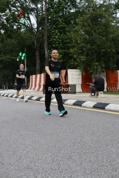 Runner Photo 4300101