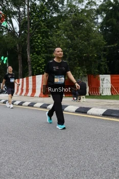 Runner Photo 4300102