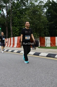 Runner Photo 4300104
