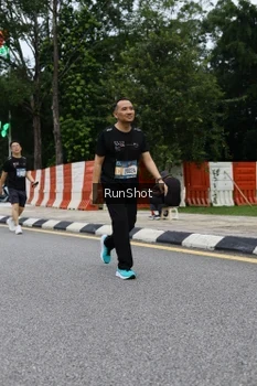 Runner Photo 4300105