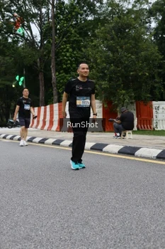 Runner Photo 4300106