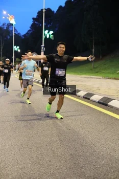 Runner Photo 4300107