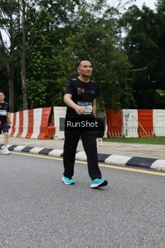 Runner Photo 4300109