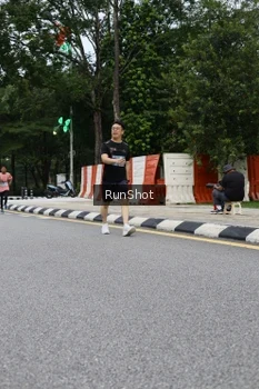 Runner Photo 4300112