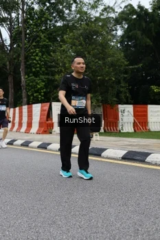 Runner Photo 4300113