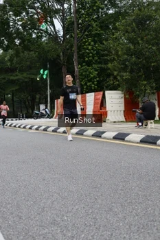 Runner Photo 4300117