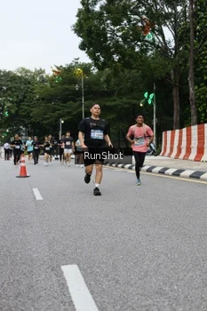 Runner Photo 4300120