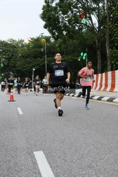 Runner Photo 4300121