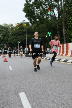 Runner Photo 4300126