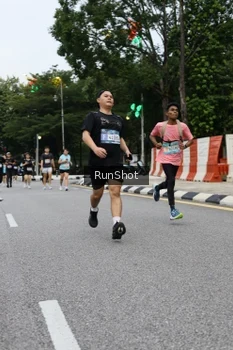 Runner Photo 4300128