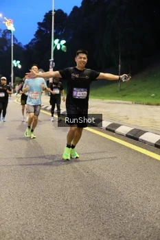 Runner Photo 4300129