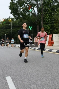 Runner Photo 4300131