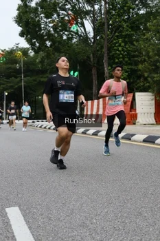 Runner Photo 4300132