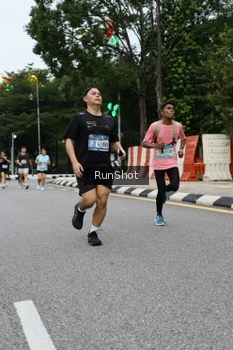 Runner Photo 4300133