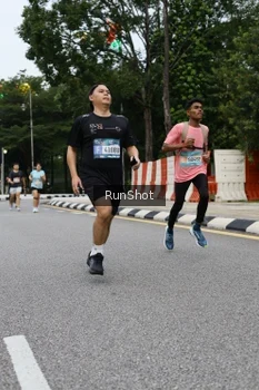 Runner Photo 4300136