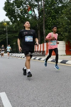Runner Photo 4300137