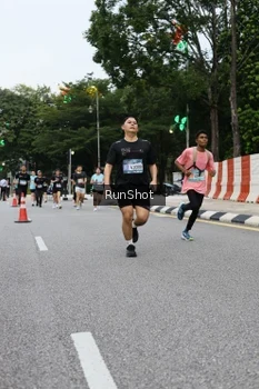Runner Photo 4300138