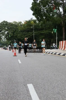 Runner Photo 4300142