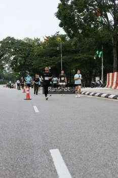 Runner Photo 4300144