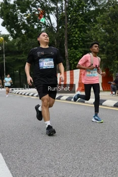 Runner Photo 4300146