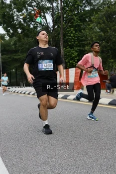 Runner Photo 4300147