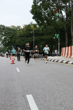 Runner Photo 4300150