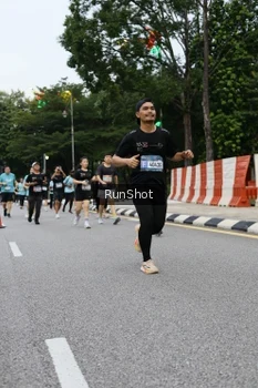 Runner Photo 4300152