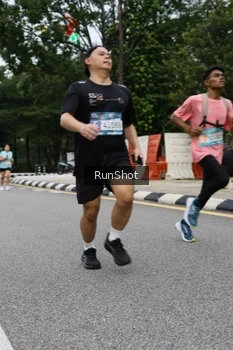 Runner Photo 4300153