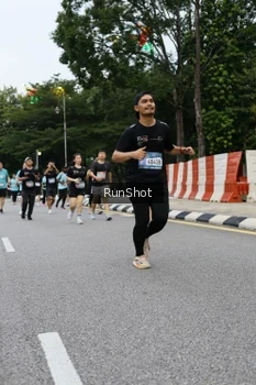 Runner Photo 4300155