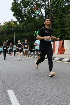 Runner Photo 4300162