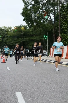 Runner Photo 4300166