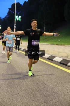 Runner Photo 4300172