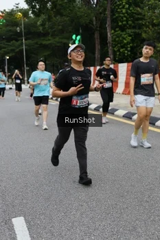 Runner Photo 4300180