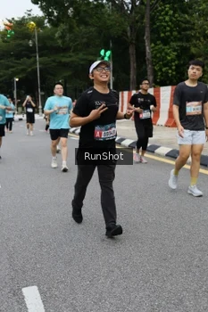 Runner Photo 4300184
