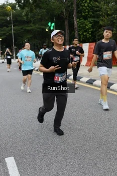 Runner Photo 4300186