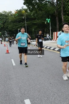 Runner Photo 4300195