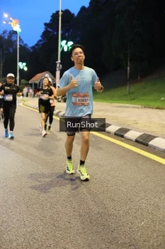 Runner Photo 4300196
