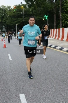 Runner Photo 4300201