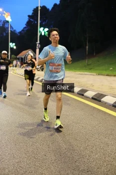 Runner Photo 4300203