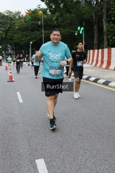 Runner Photo 4300210