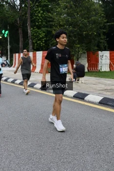 Runner Photo 4300214