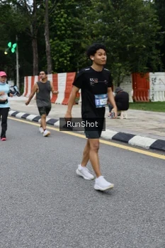 Runner Photo 4300215