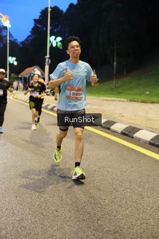Runner Photo 4300216