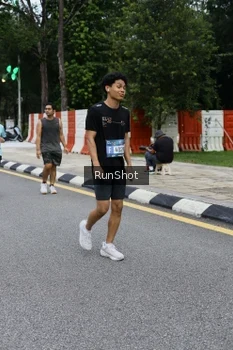 Runner Photo 4300222