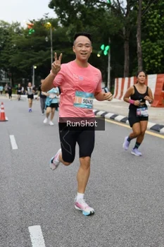 Runner Photo 4300235