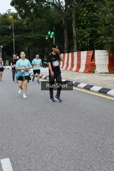 Runner Photo 4300246