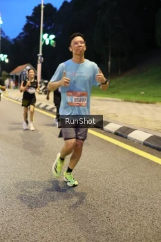 Runner Photo 4300247