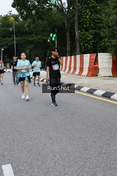 Runner Photo 4300253
